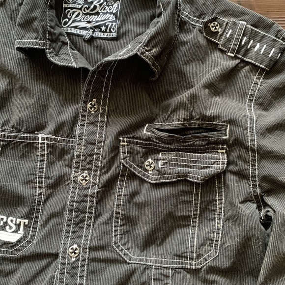 Affliction Men’s Button front distressed corduroy shirt. Size Medium. - Picture 10 of 11